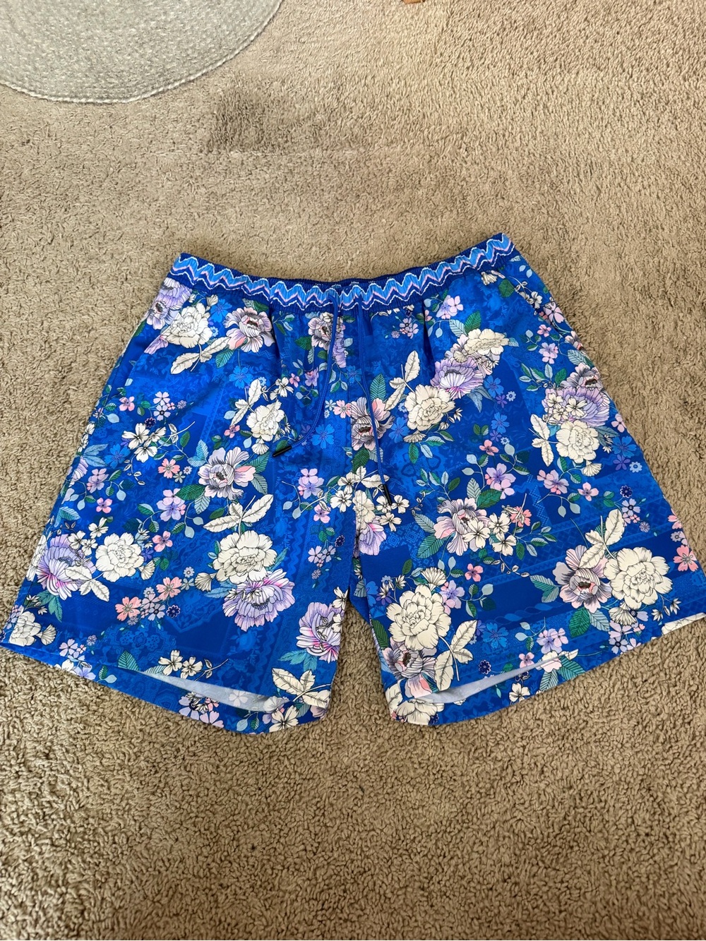 Johnny Was Men’s Dove Swim Trunks Blue Floral Size Large NWT